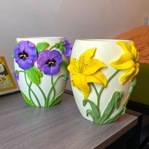 Flower pots